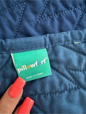 Pillowfort Navy Quilt - Twin